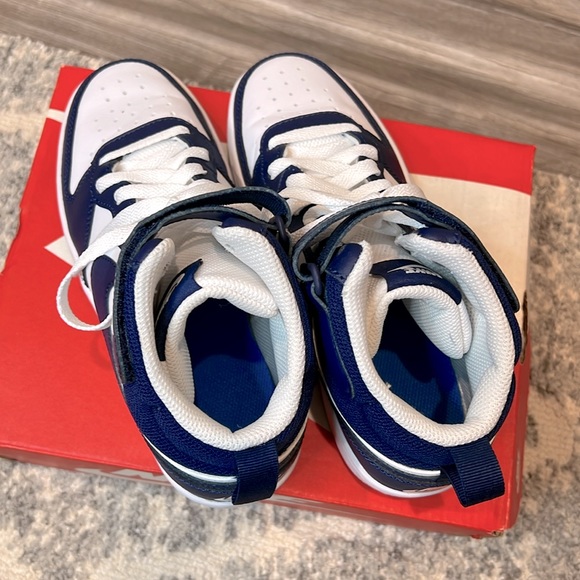 💙NIKE Court Borough Mid 2 (GS) White/Blue Void-Signal Blue Size 4Y💙 - Picture 7 of 12